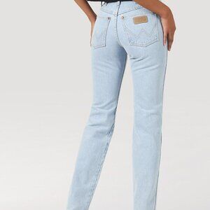 WOMEN'S WRANGLER COWBOY CUT SLIM FIT JEAN IN BLEACH
